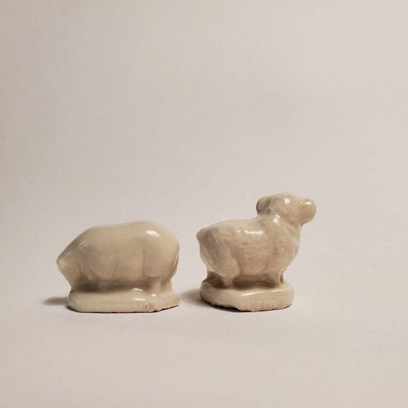 Wade Whimsies Sheep Figurines, set of 2, Wade England Collectibles, noahs ark - Picture 3 of 5